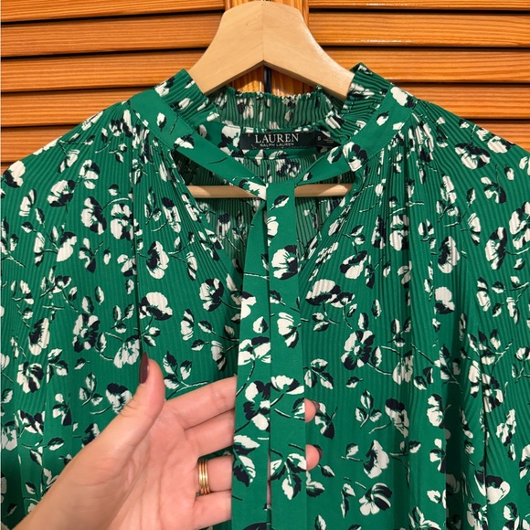 LAUREN Ralph Lauren Floral Print Tie Neck Georgette Top Woman’s Oversized Small - Picture 7 of 8